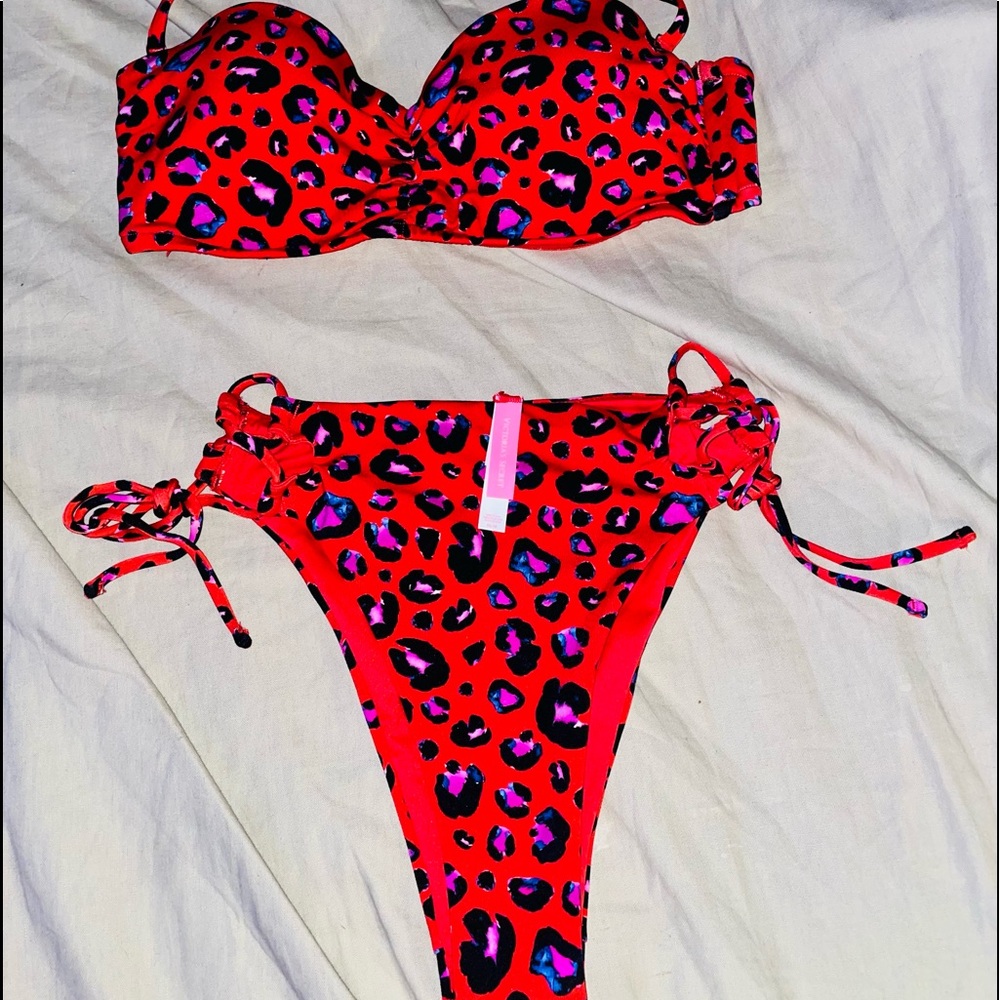 Victoria Secret bikini. NWOT. Never worn, still has sticker on bottoms.